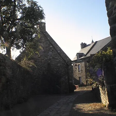 Homestay La Goelette Saint-Suliac